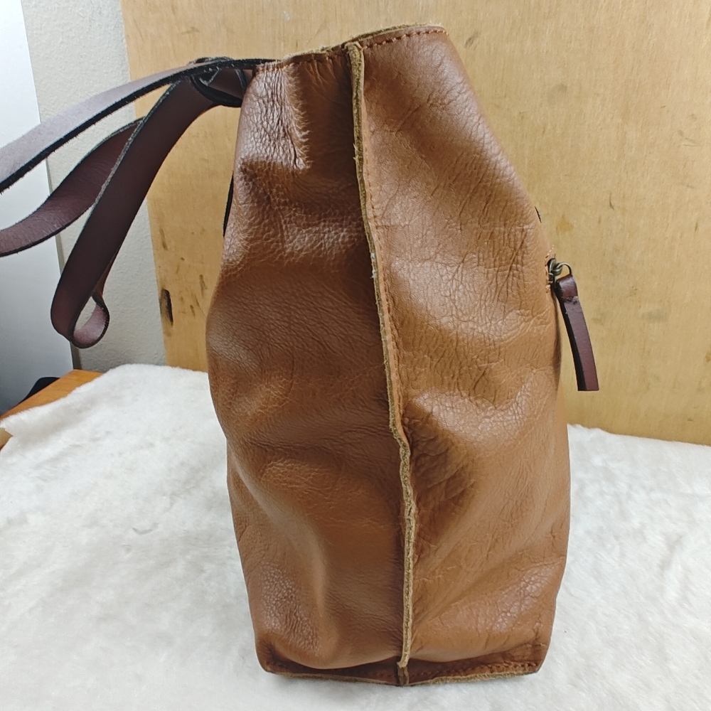 Lucky Brand Large Brown Genuine Leather Tote - Picture 4 of 10